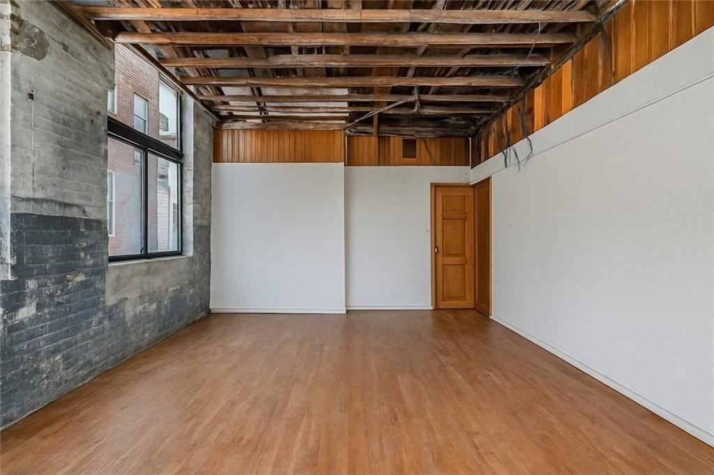 813 63rd St - Photo 3 of 17