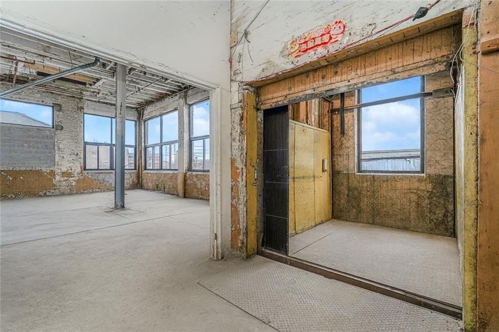 813 63rd St - Photo 4 of 17