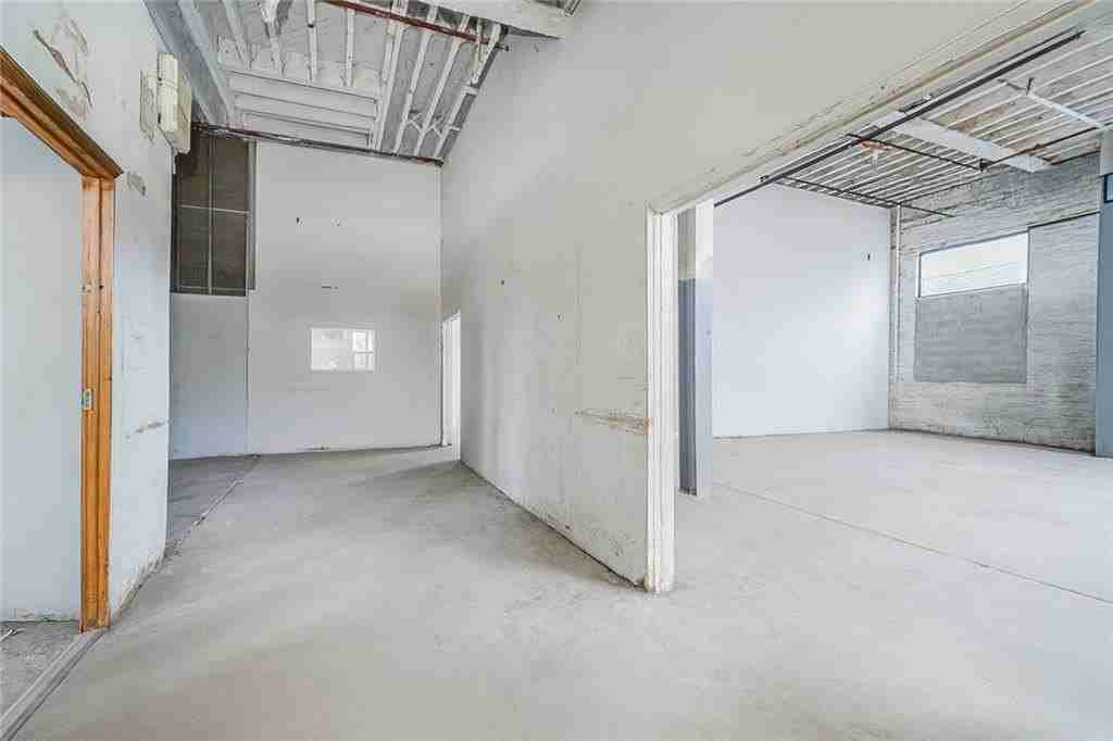 813 63rd St - Photo 6 of 17