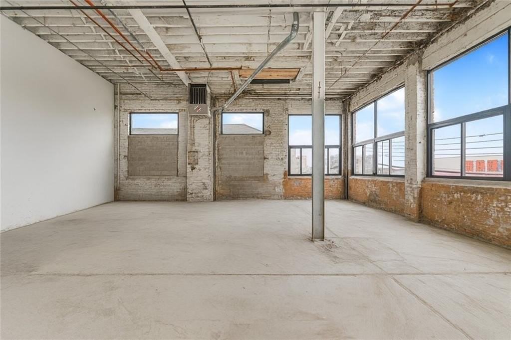 813 63rd St - Photo 7 of 17