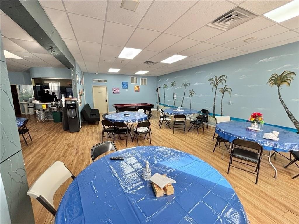 1221 Bay St - Photo 3 of 9