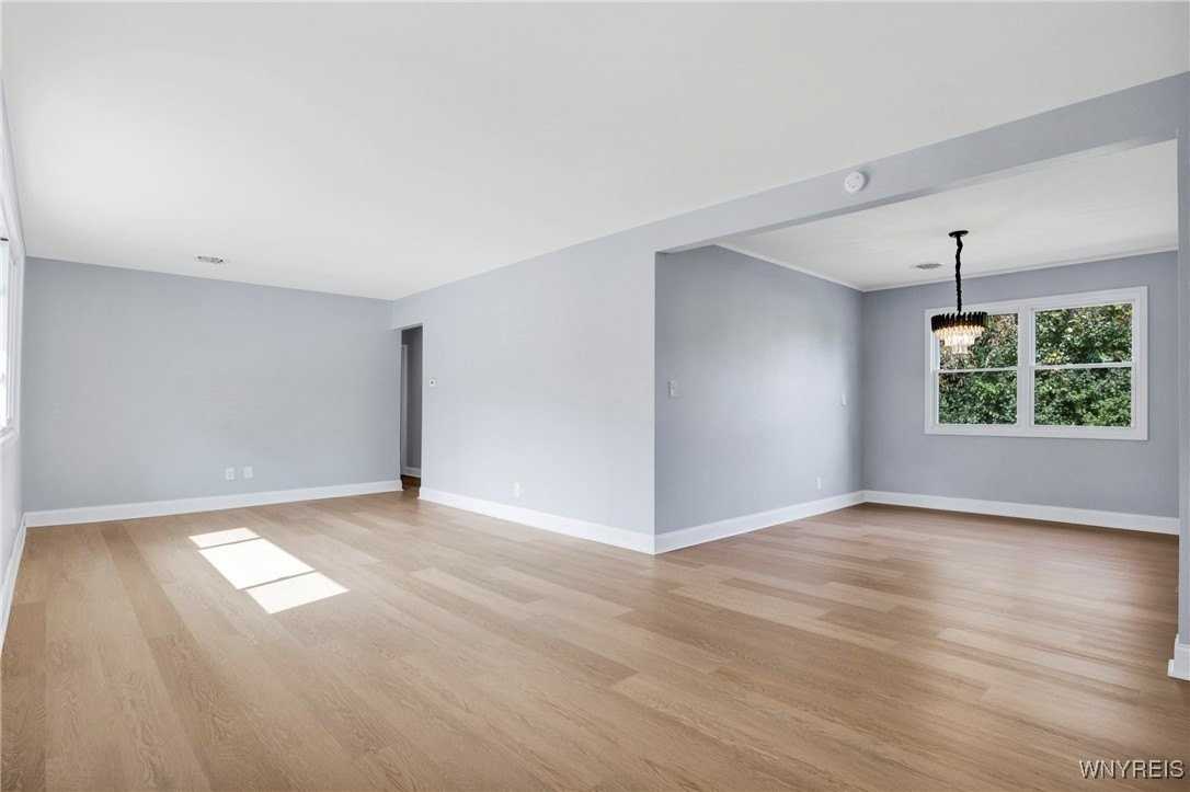 28 Campus Dr W - Photo 2 of 24