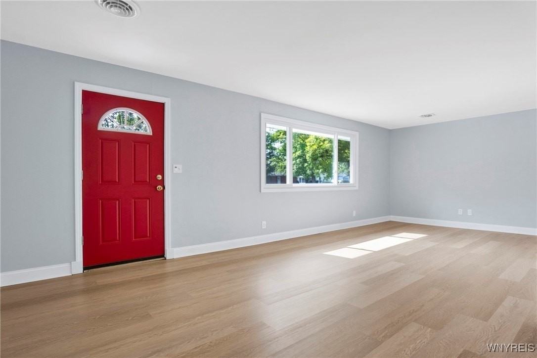 28 Campus Dr W - Photo 3 of 24