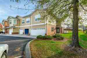 featured image of 6105 Regency Ct