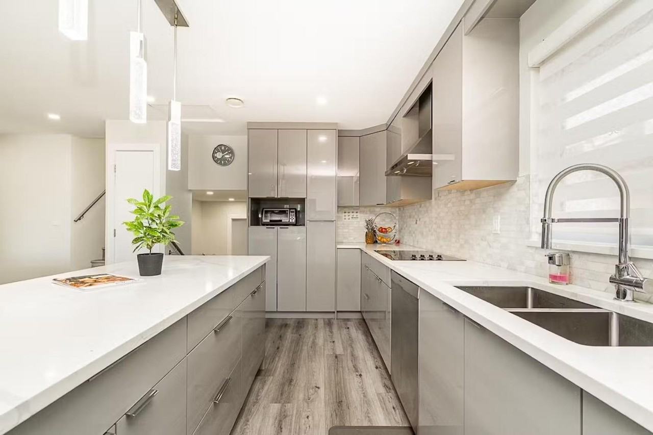 11553 83 Avenue - Photo 3 of 20