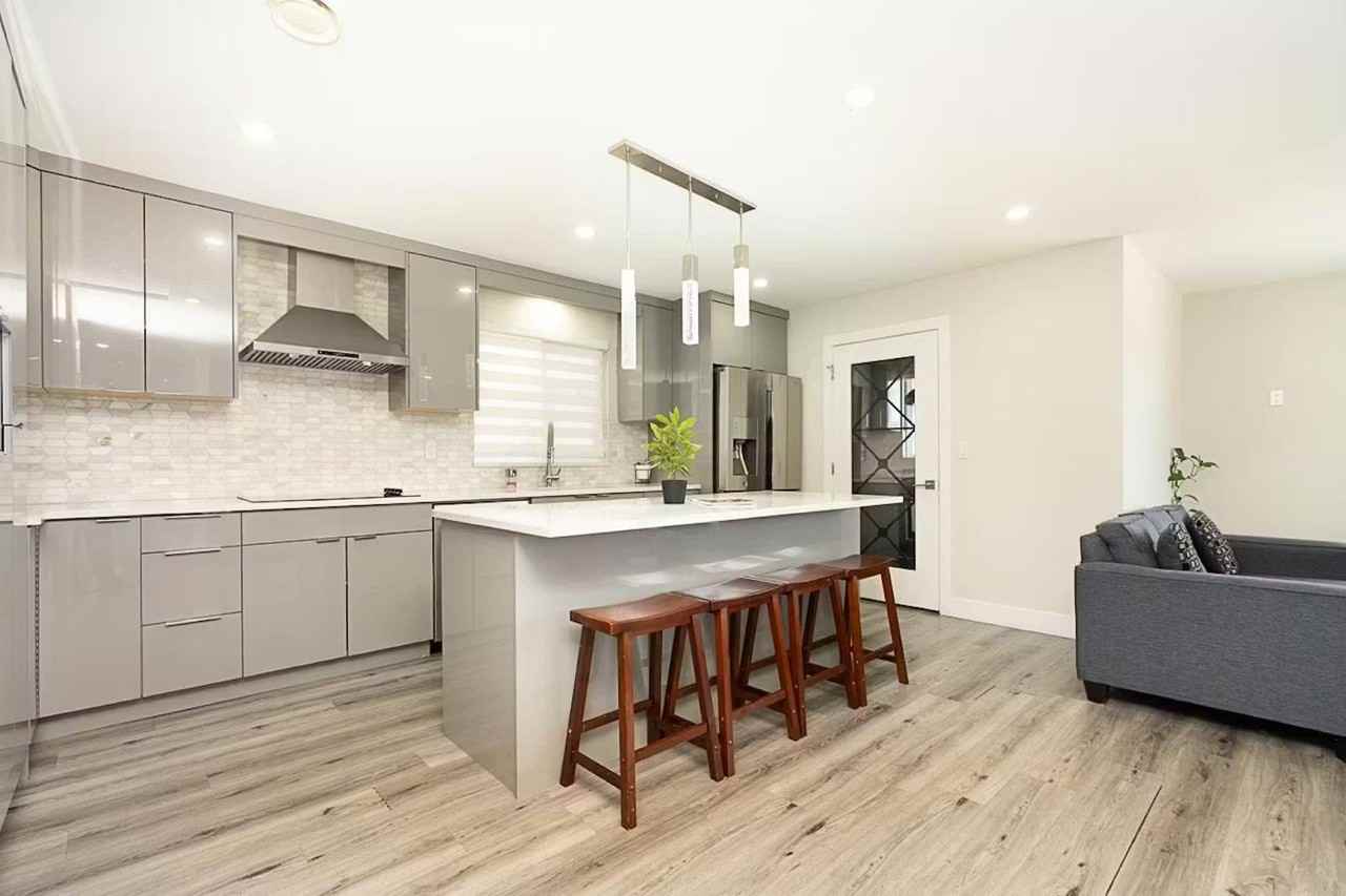 11553 83 Avenue - Photo 5 of 20