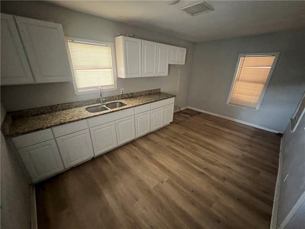 4031 W Vanderbilt Dr - Photo 2 of 9