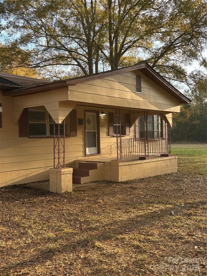 242 John C Rd - Photo 2 of 28