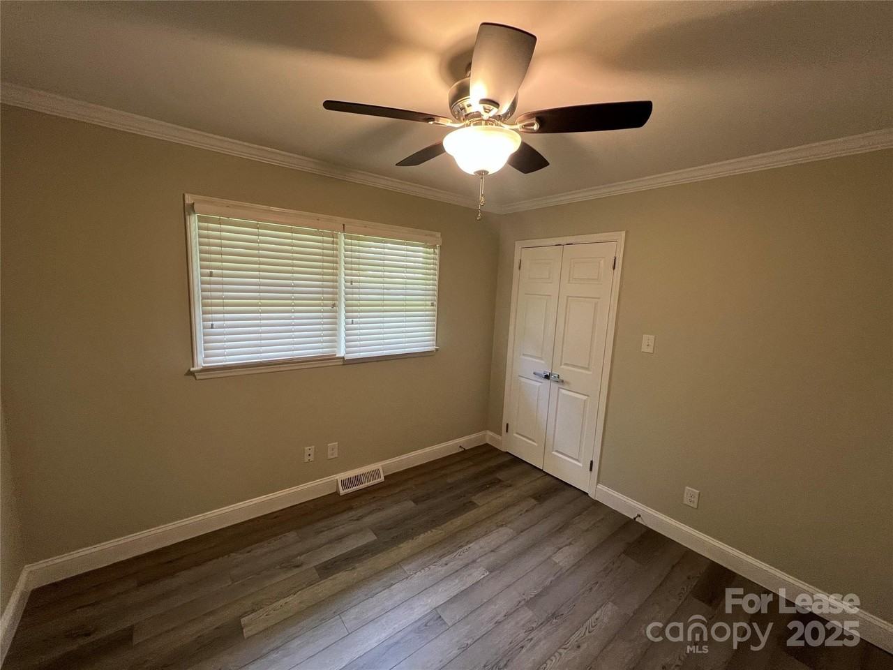 104 Secrest Avenue - Photo 5 of 10