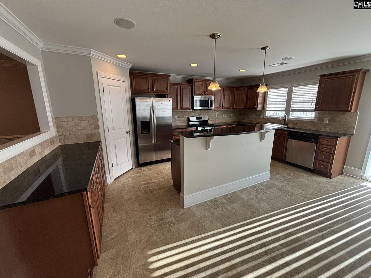 716 Stonebury Cir - Photo 7 of 34