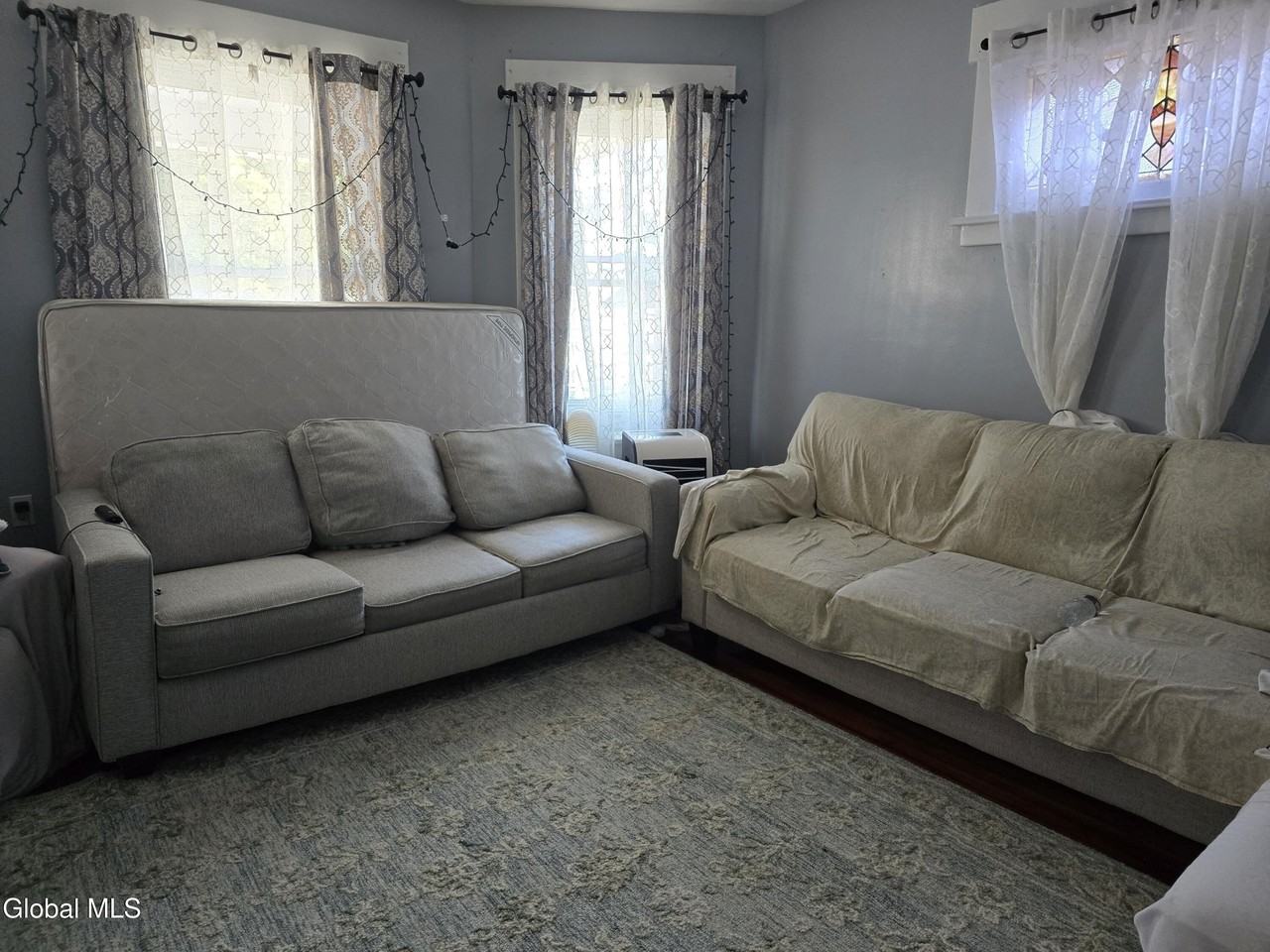 231 Division St - Photo 2 of 9