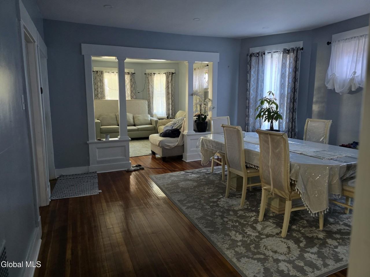 231 Division St - Photo 4 of 9