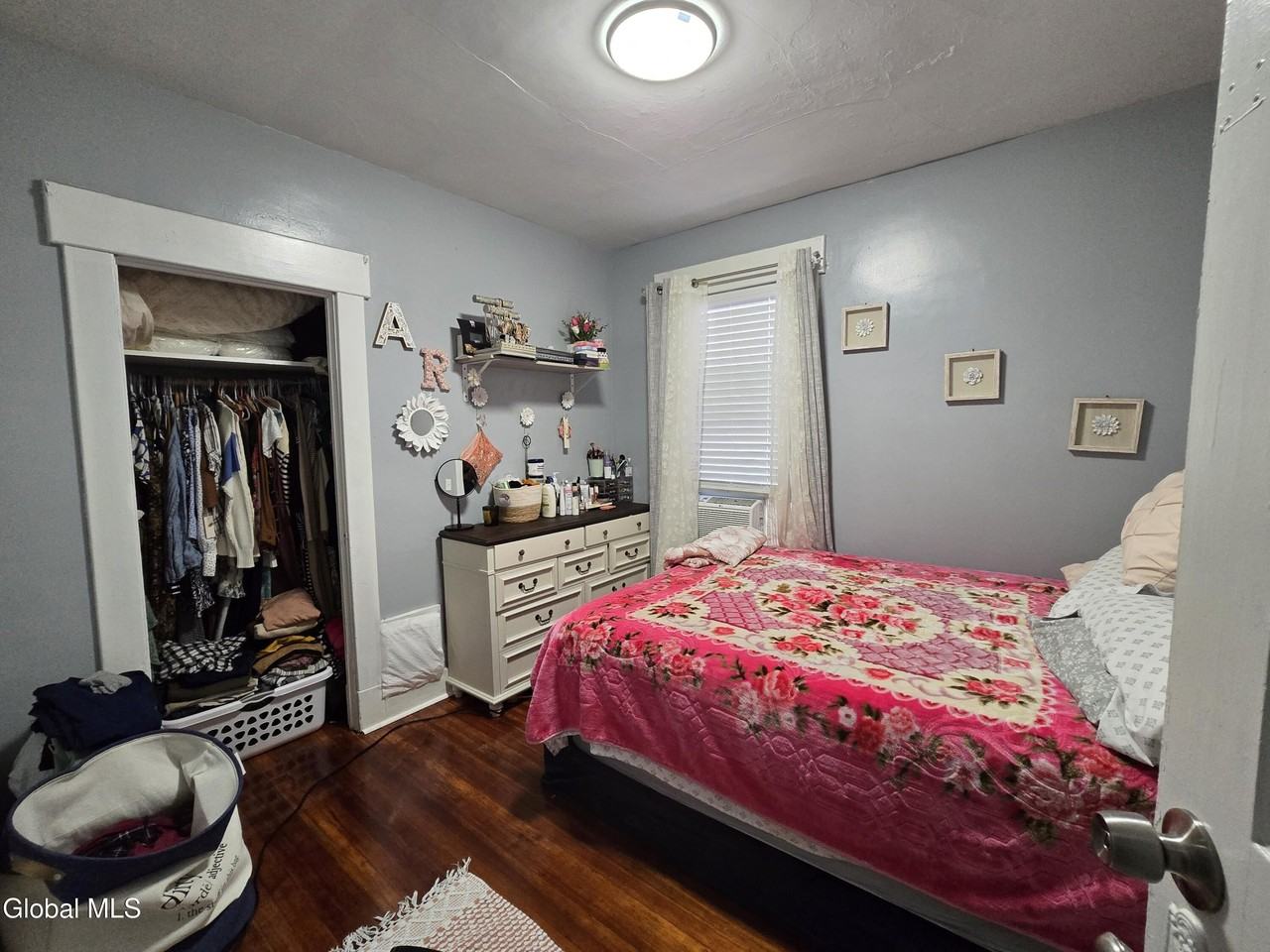 231 Division St - Photo 7 of 9