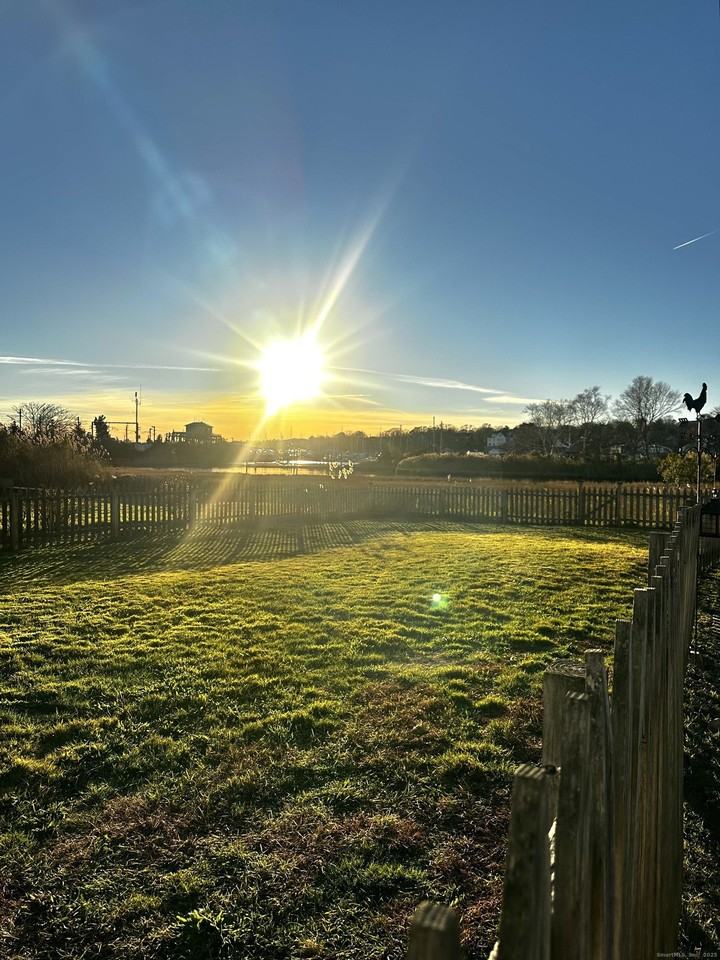 20 Jackson Ave #1 - Photo 3 of 11