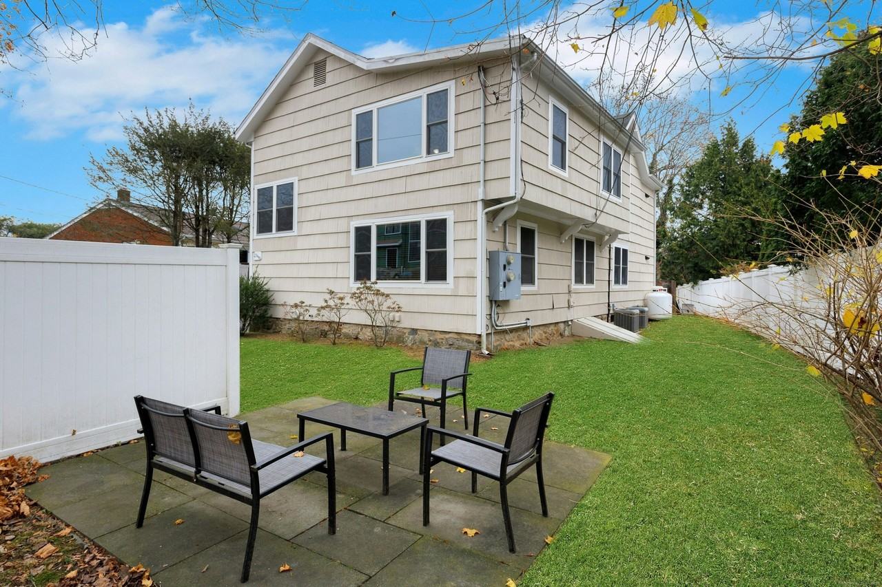 119 Forest St - Photo 2 of 21