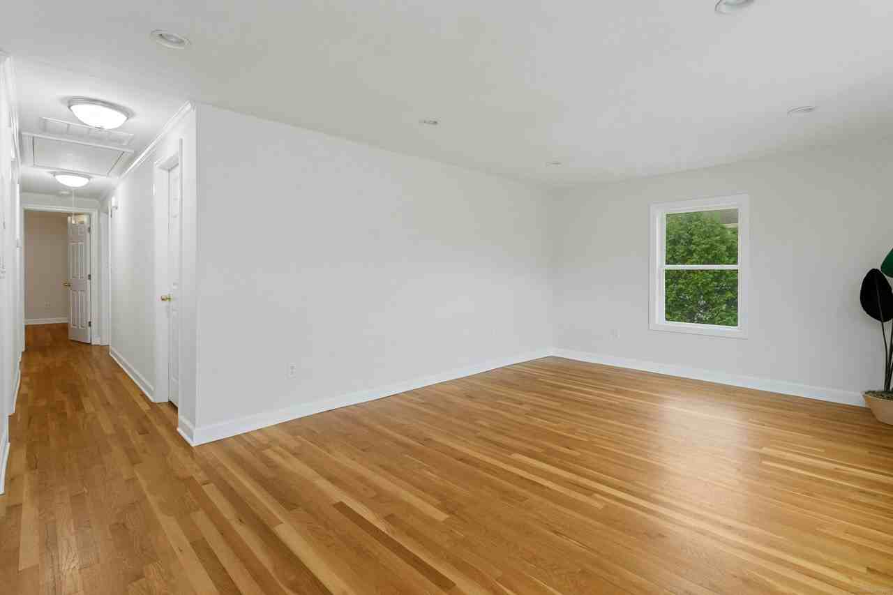 119 Forest St - Photo 5 of 21