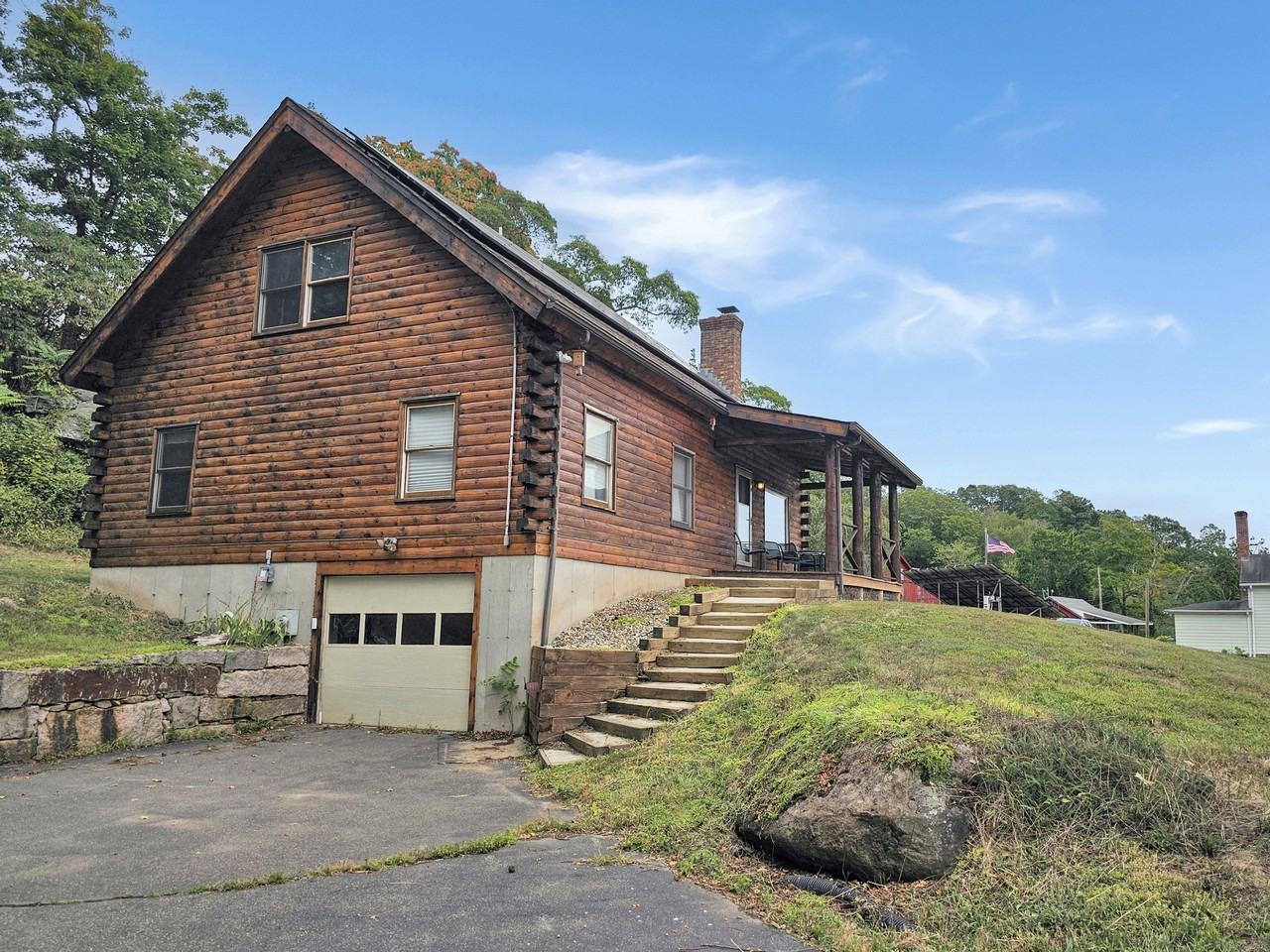 698 Leetes Island Rd - Photo 3 of 26