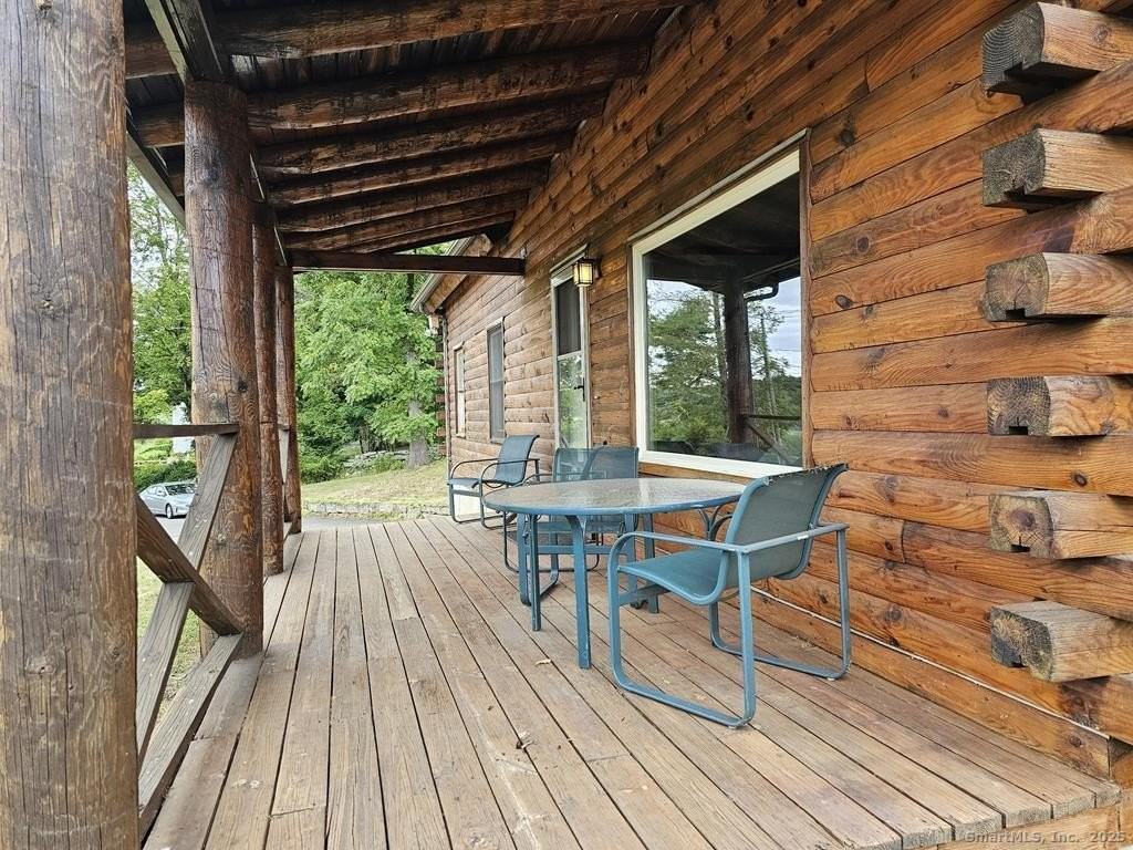 698 Leetes Island Rd - Photo 6 of 26