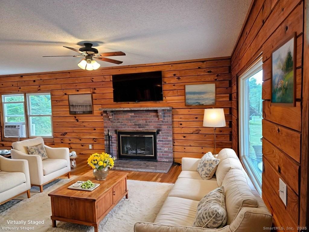 698 Leetes Island Rd - Photo 7 of 26