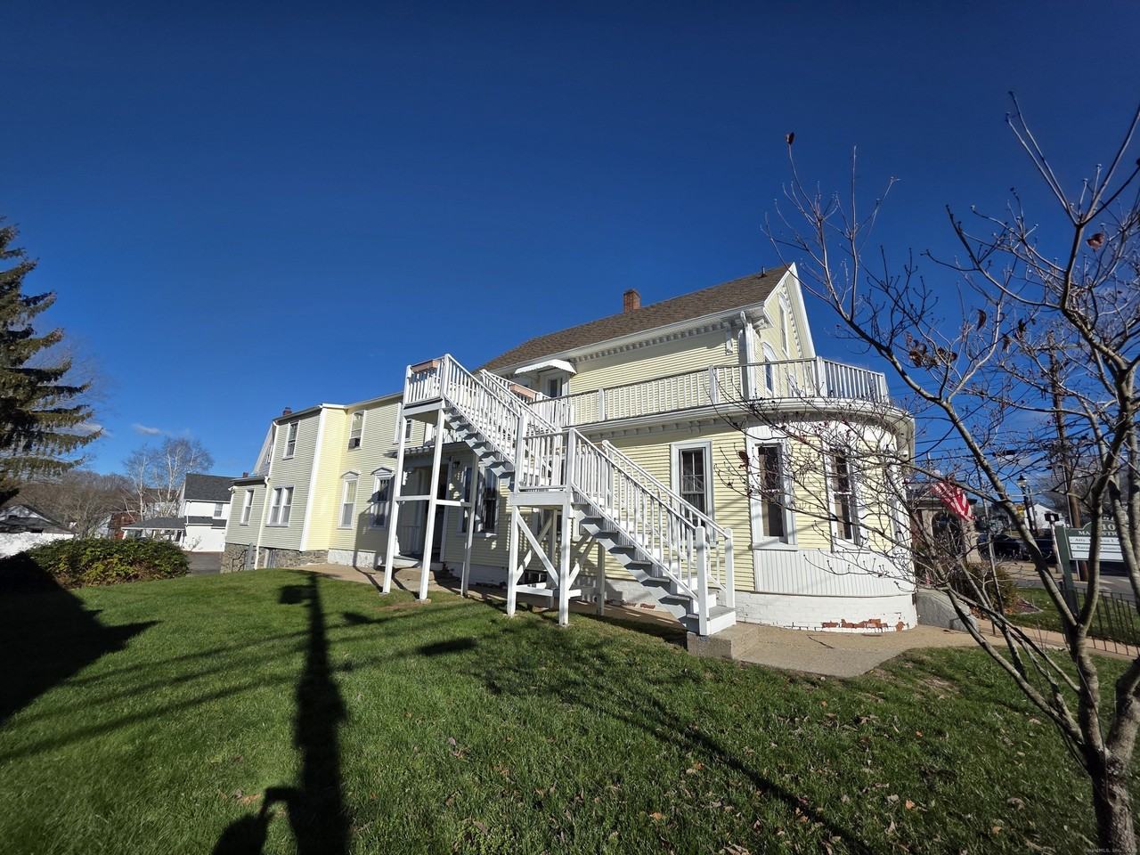 110 Main St - Photo 4 of 32