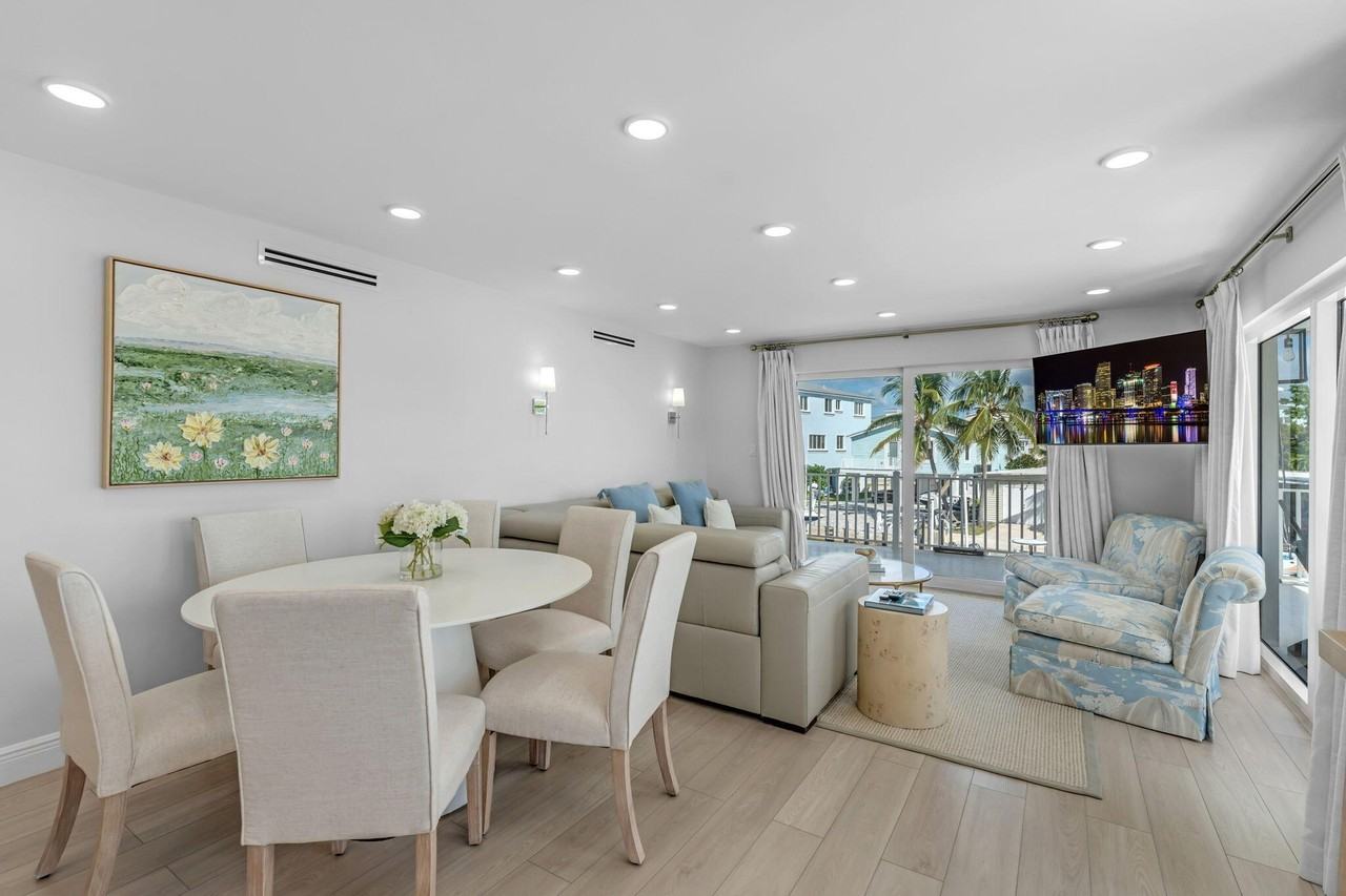 17 Poisonwood Rd - Photo 4 of 50