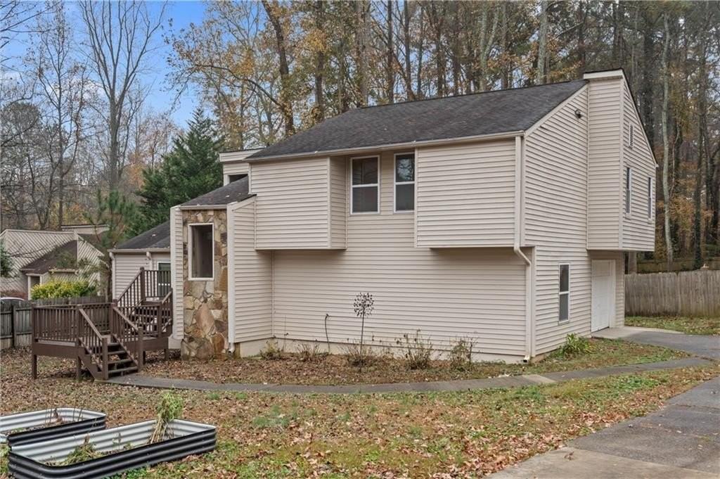 2400 Salem Drive - Photo 3 of 24