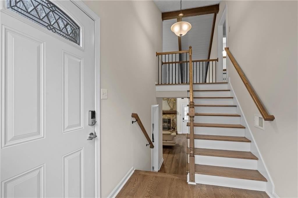 2400 Salem Drive - Photo 4 of 24