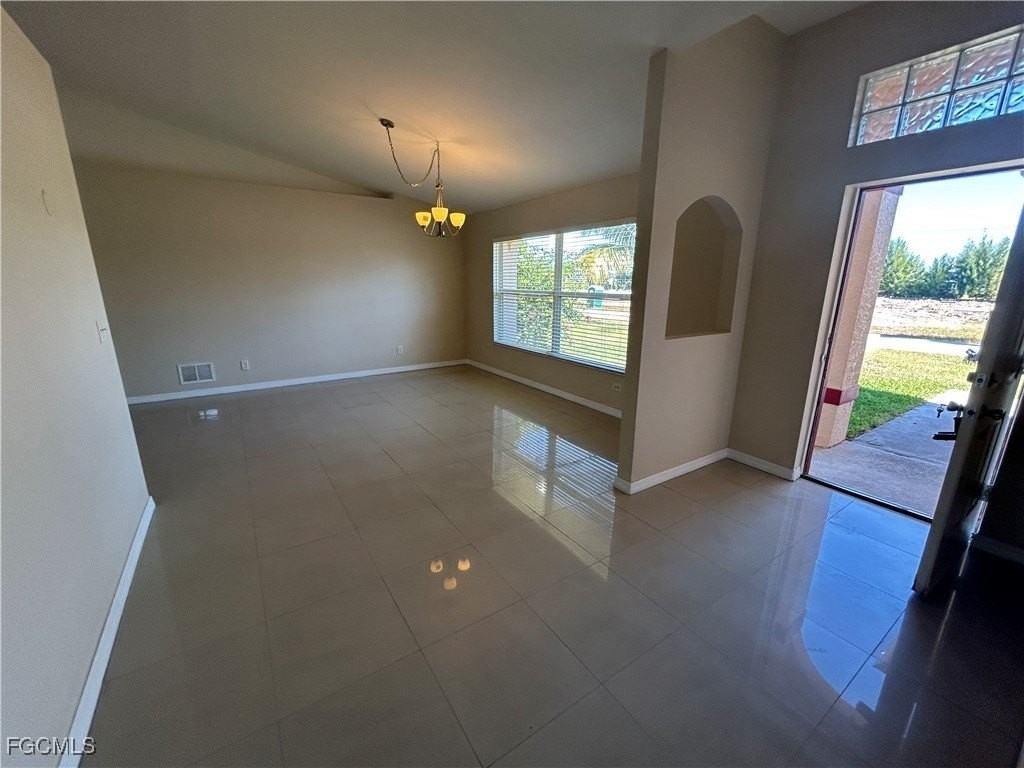 3516 Sw 15th Pl - Photo 5 of 25