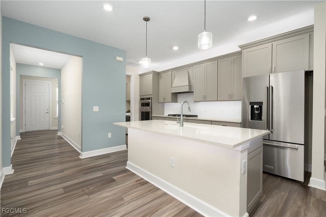 42186 Edgewater Dr - Photo 3 of 35