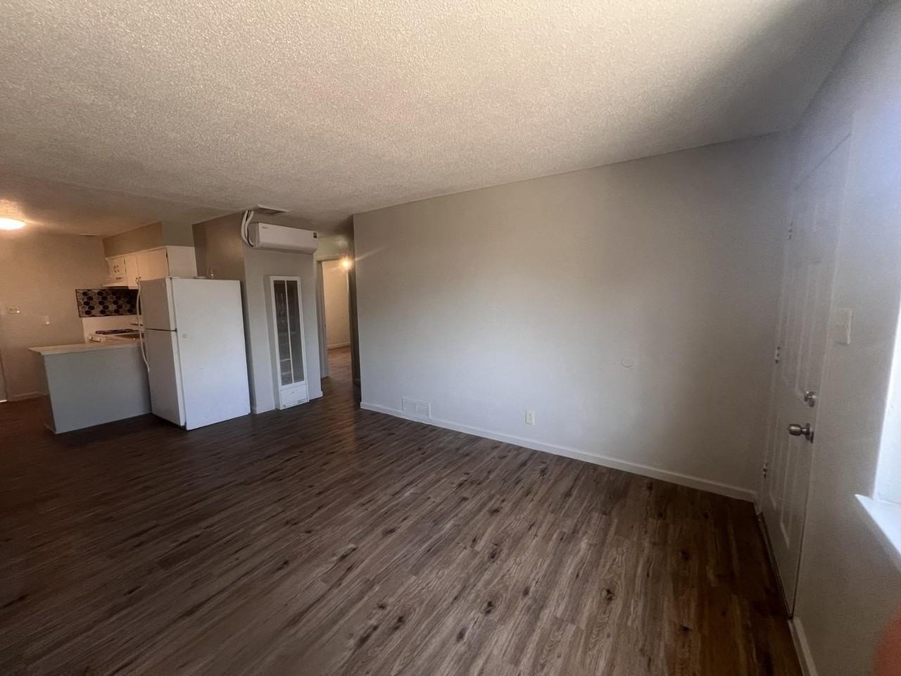 419 Dallas Street Southeast #B - Photo 2 of 25