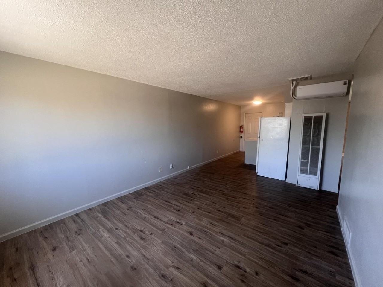 419 Dallas Street Southeast #B - Photo 3 of 25