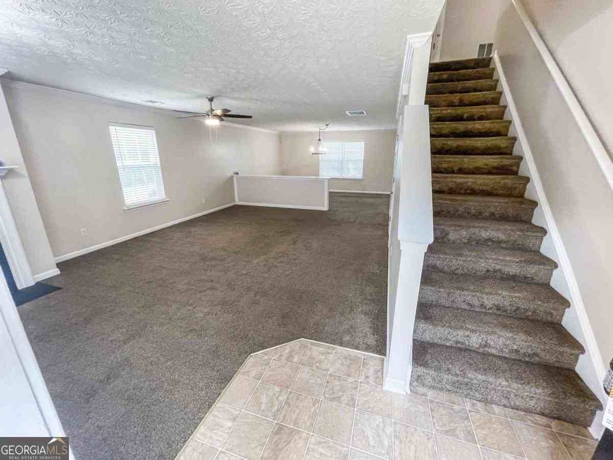 6205 Treeridge Dr Nw - Photo 4 of 38