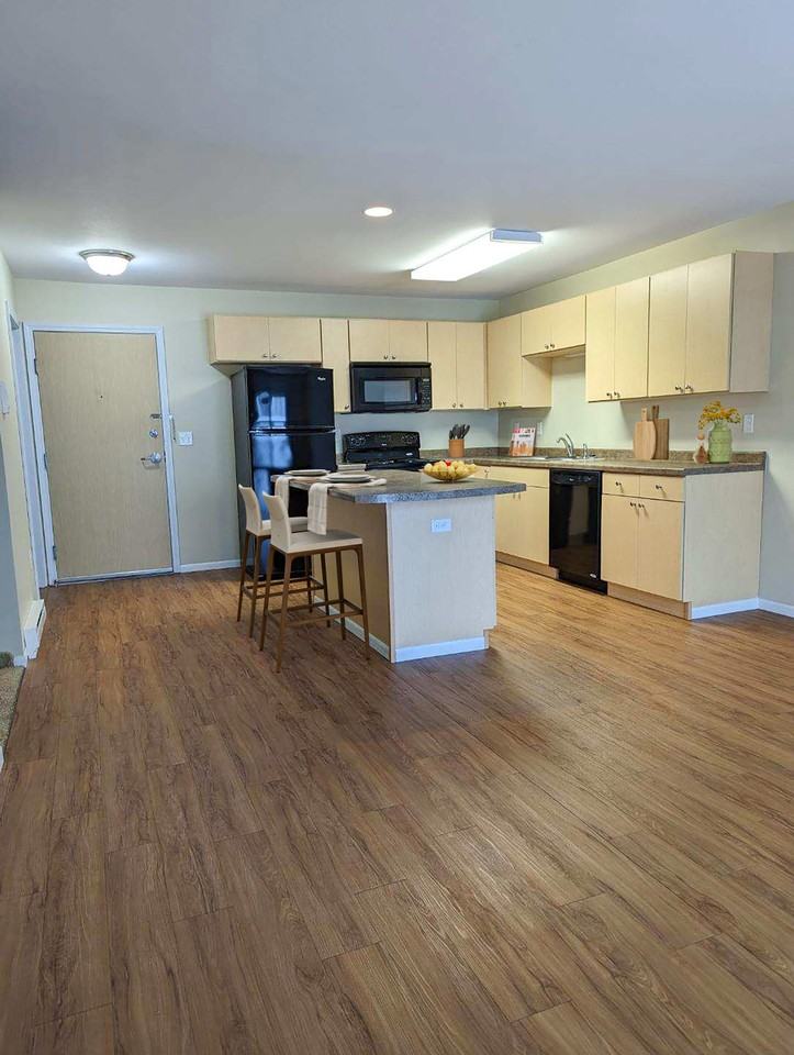 Northern Pacific Apartments - Photo 3 of 21