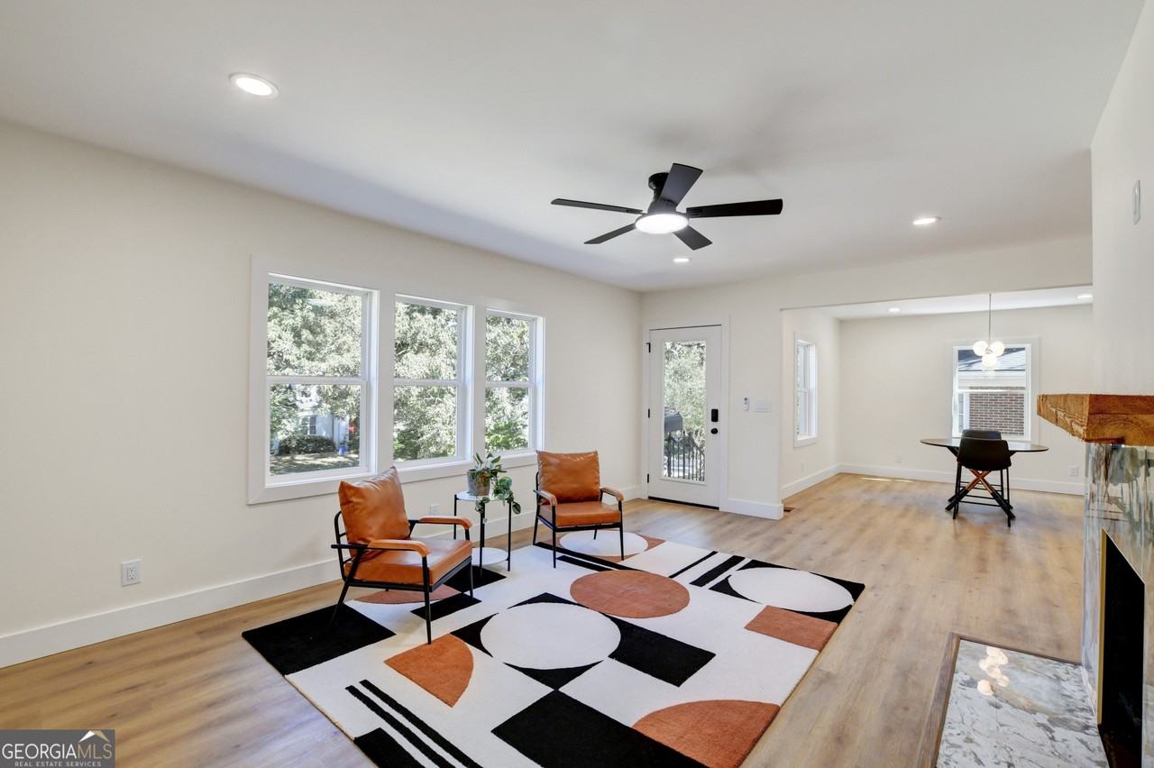 458 Shannon Drive Southwest - Photo 4 of 27