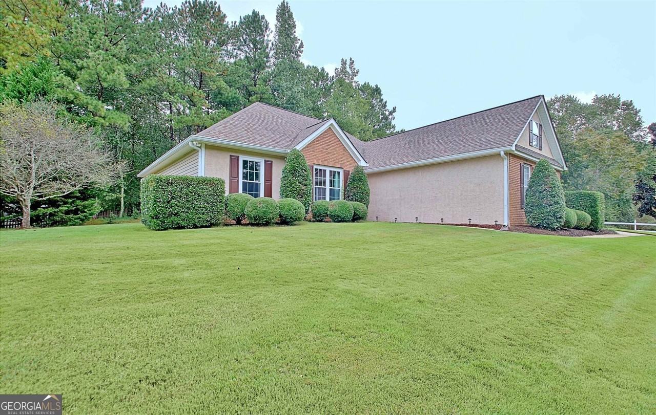 21 21 Wellington Manor Drive - Photo 3 of 36