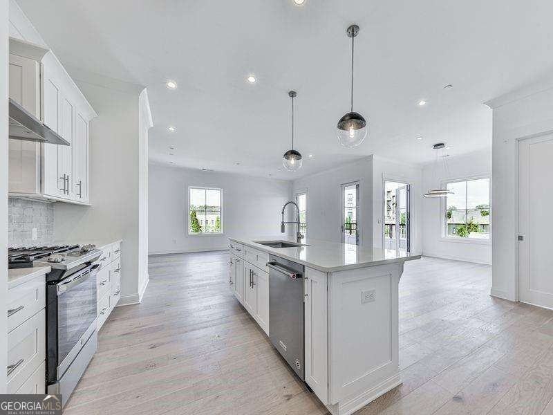 150 Fowler St Unit 300 #300 - Photo 4 of 14