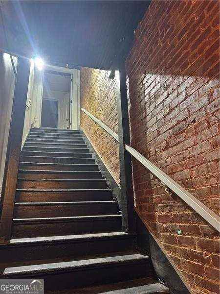 138 Edgewood Avenue Northeast - Photo 4 of 22