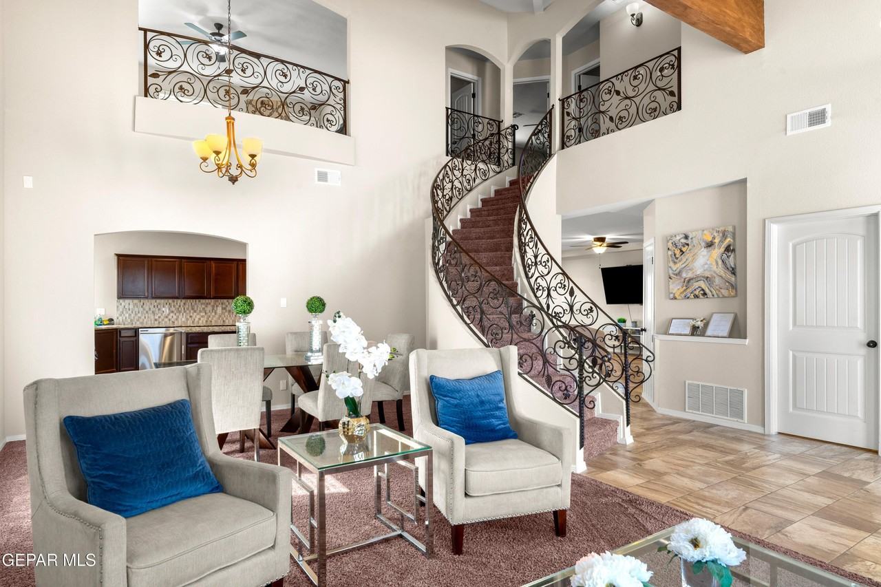 13232 Emerald Isle Street - Photo 4 of 39