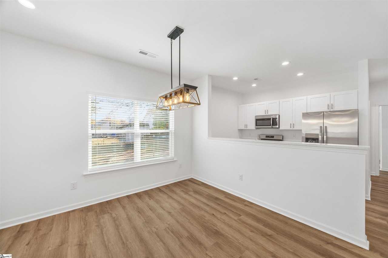 13A Jamison St - Photo 7 of 38