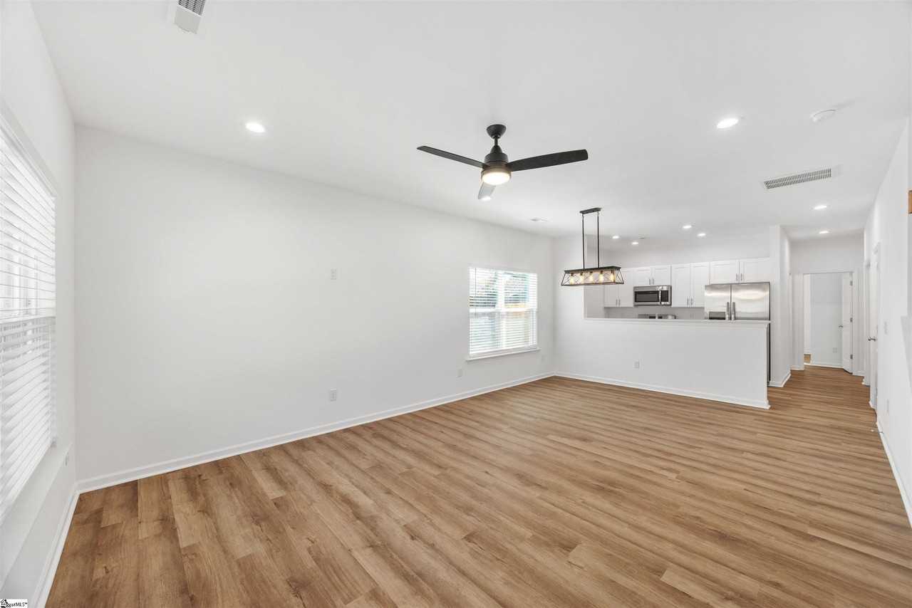 13B Jamison St - Photo 4 of 38