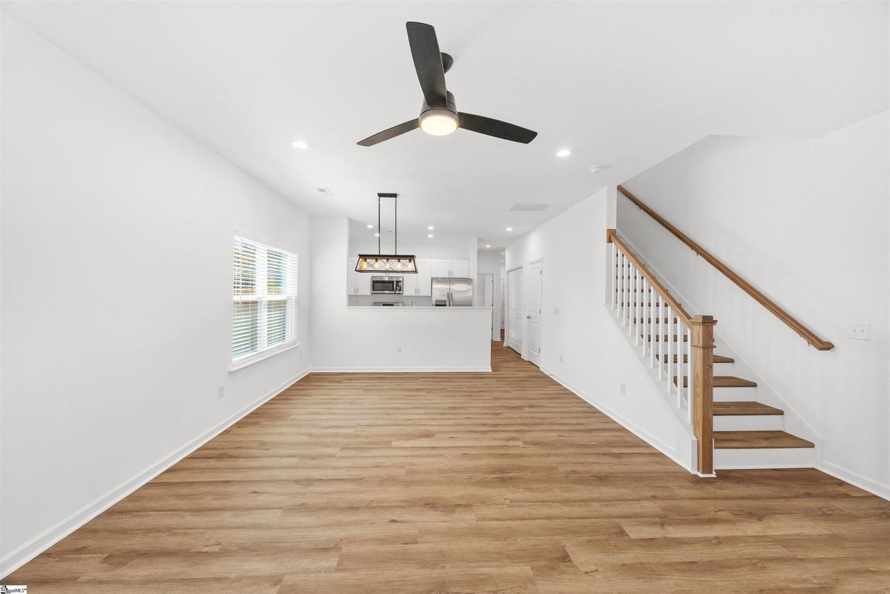 13B Jamison St - Photo 5 of 38