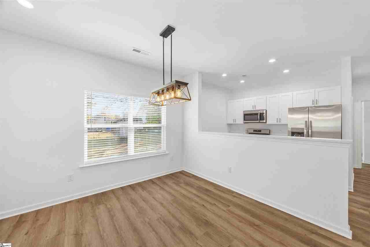 13B Jamison St - Photo 7 of 38