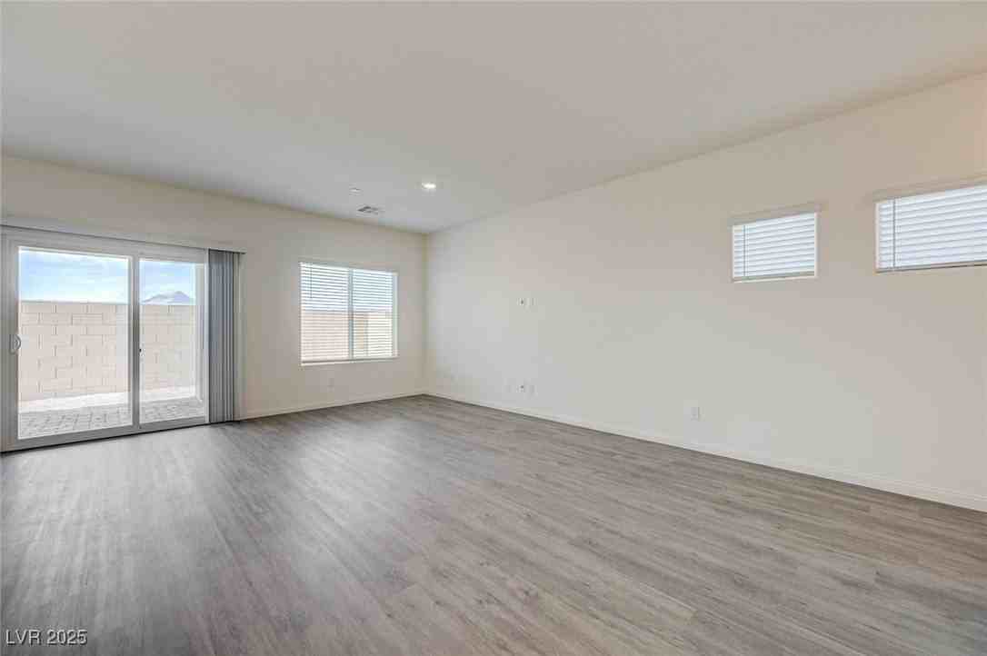 502 Red Lovebird Ave - Photo 6 of 33