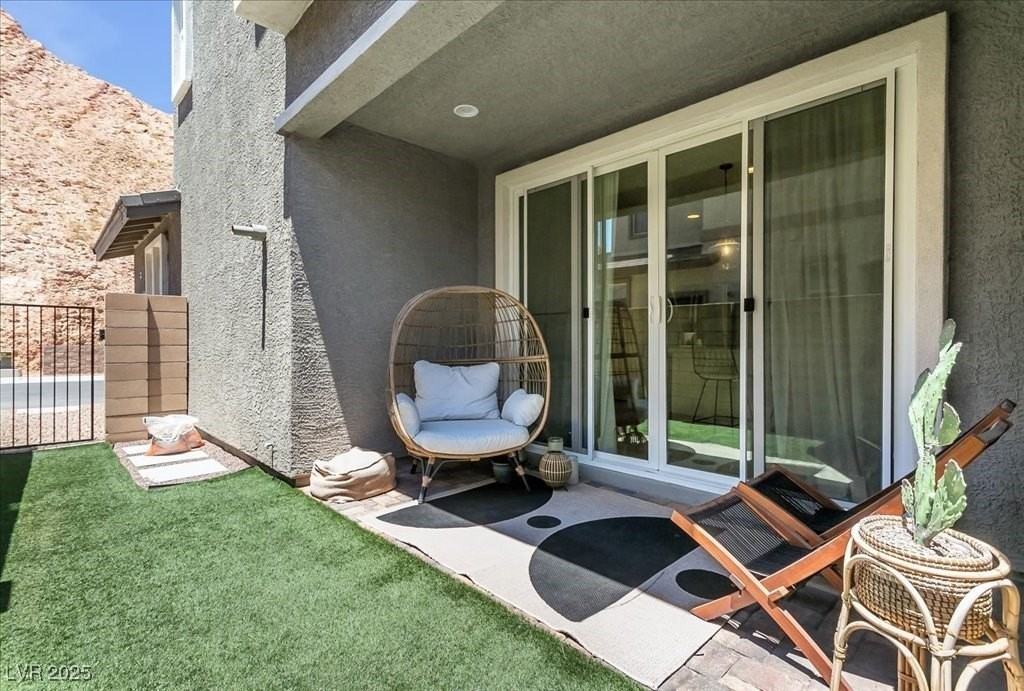 92 Kimberlite Dr - Photo 2 of 36