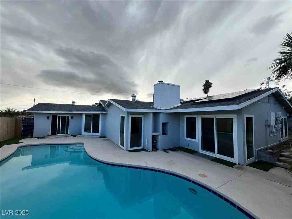 3140 Hebard Dr - Photo 4 of 50