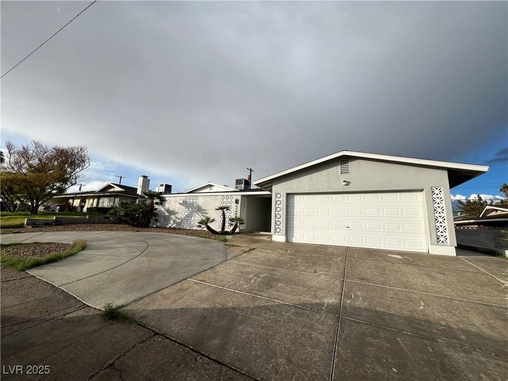 3140 Hebard Dr - Photo 6 of 50