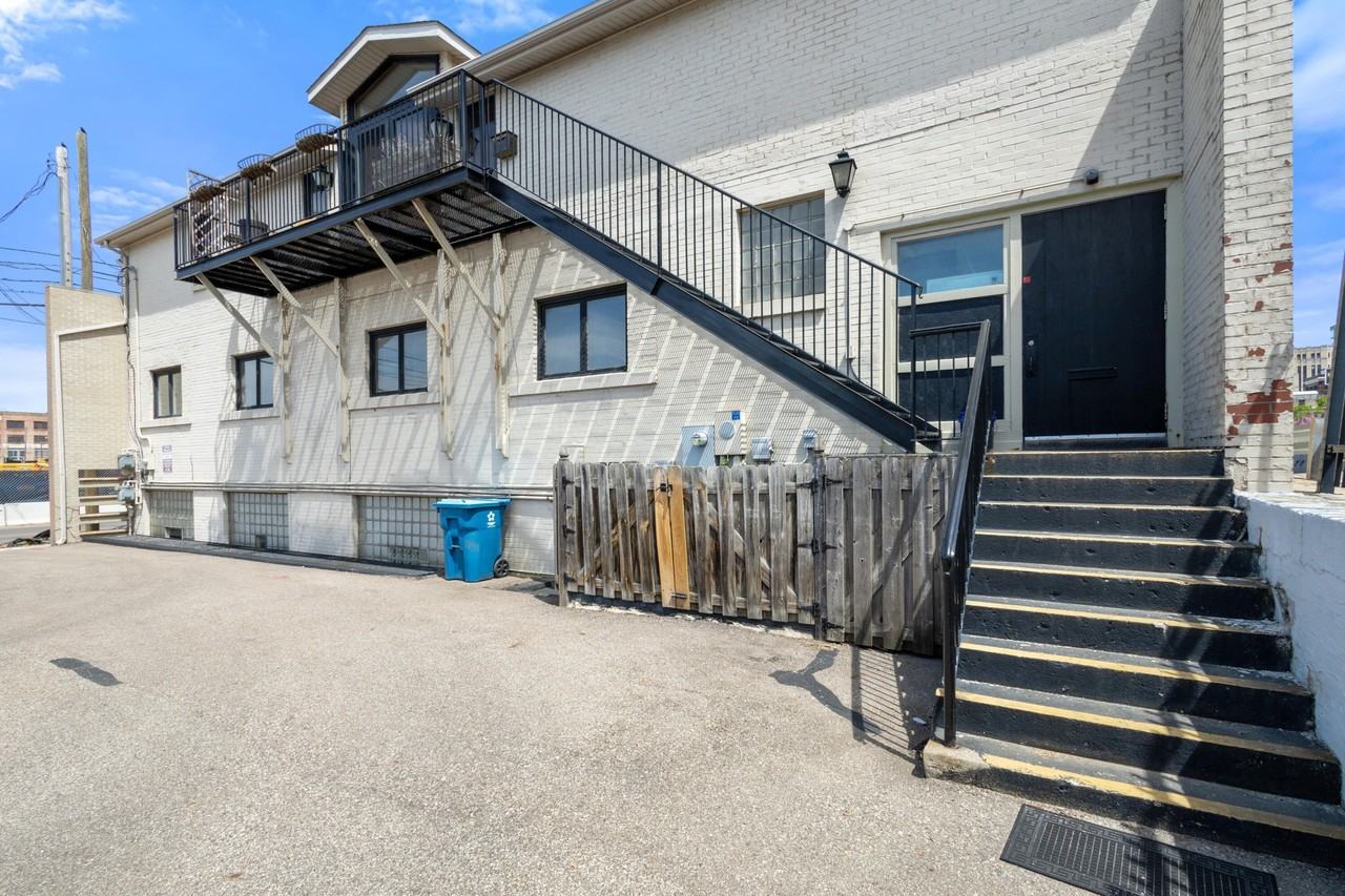 137 North Park Street - Photo 2 of 32