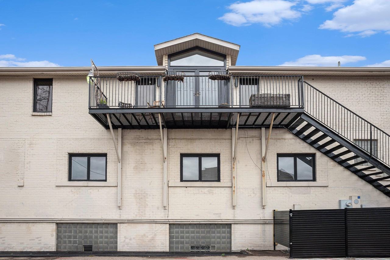 137 North Park Street - Photo 4 of 32