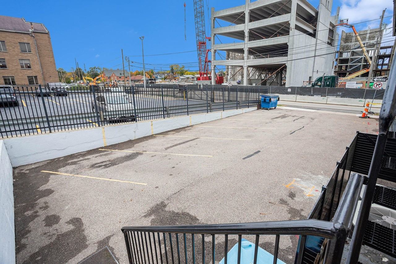 137 North Park Street - Photo 7 of 32