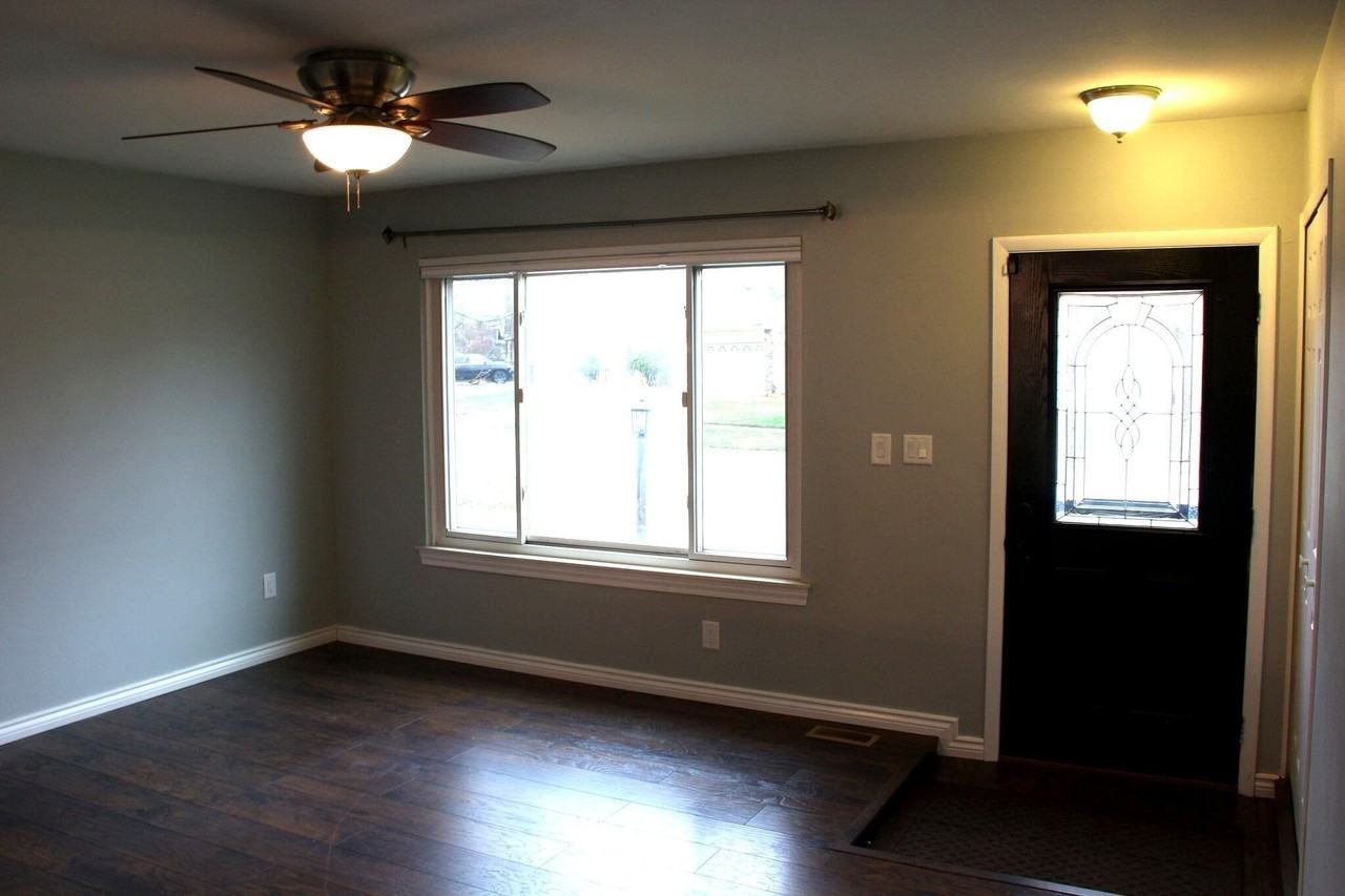 43592 Champlain Ct - Photo 3 of 29